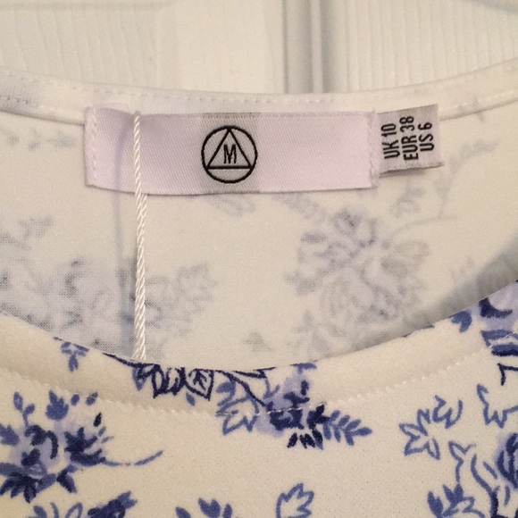 Misguided blue and white floral frill dress - Picture 3 of 4